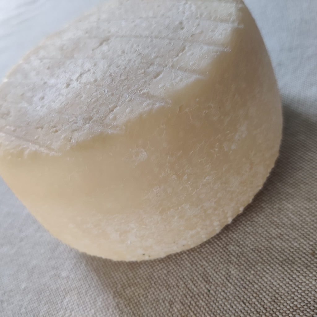 Soft Caciotta Cheese - 100% craftsmanship